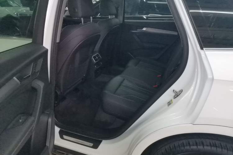 Used Audi Q5L 2022 40T Fashionable and Dynamic Model Left Rear Seat