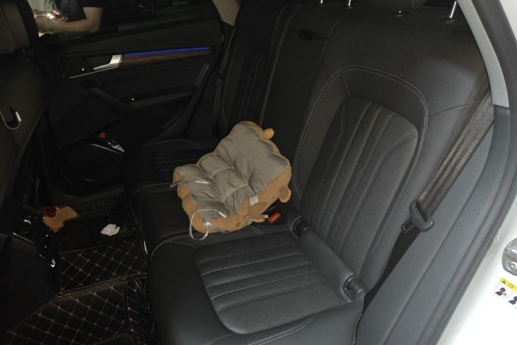 Used Audi Q5L 2022 Updated Version 40T Luxury Elegant Edition Left Rear Seat