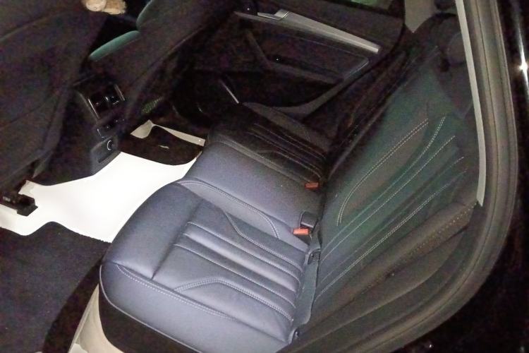 Used Audi Q5L 2022 40T Fashionable and Dynamic Model Left Rear Seat