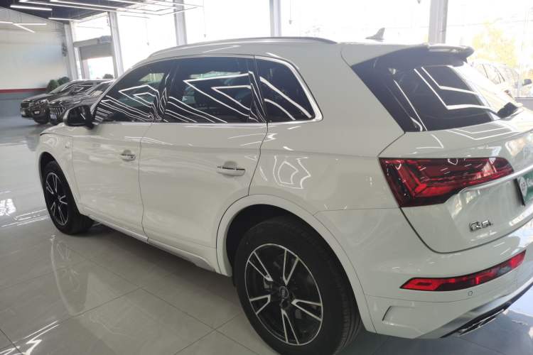 Used Audi Q5L 2022 40T Fashionable and Dynamic Model Left Side