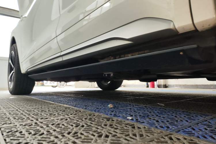Used Audi Q5L 2022 40T Luxury Dynamic Model Left Side Sill