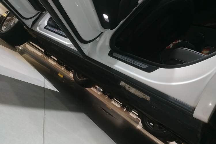 Used Audi Q5L 2022 Updated 40T Luxury Dynamic Edition Left Side Sill