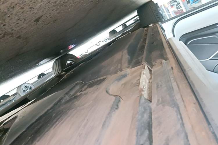 Used Audi Q5L 2022 40T Luxury Elegant Model Left Side Sill