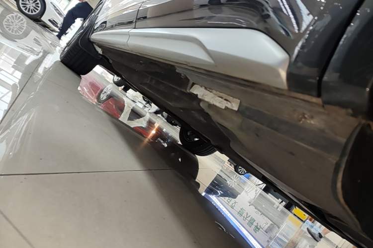 Used Audi Q5L 2022 Updated Version 40T Luxury Elegant Edition Left Side Sill