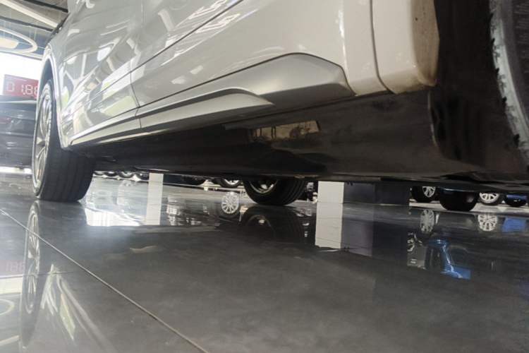 Used Audi Q5L 2022 40T Luxury Dynamic Model Left Side Sill