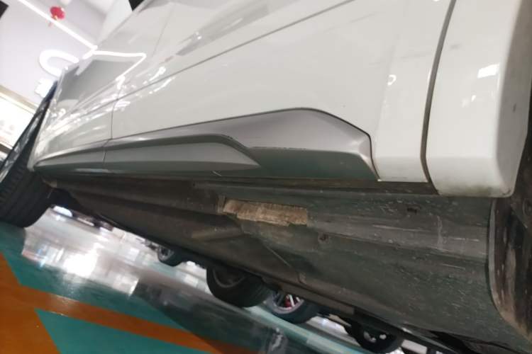 Used Audi Q5L 2022 Updated 40T Luxury Dynamic Edition Left Side Sill