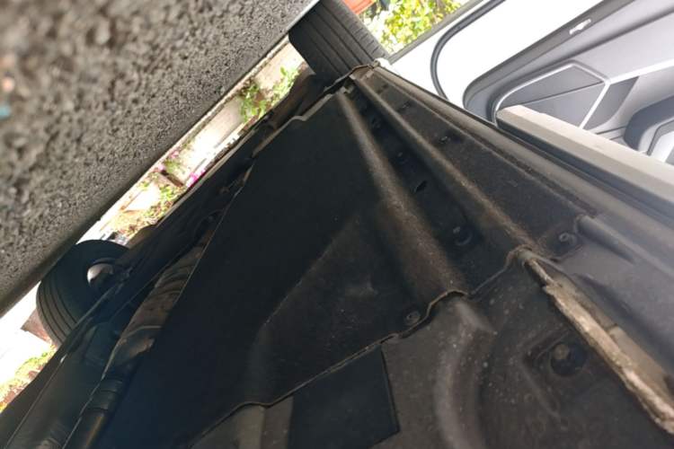 Used Audi Q5L 2022 40T Fashionable and Dynamic Model Left Side Sill