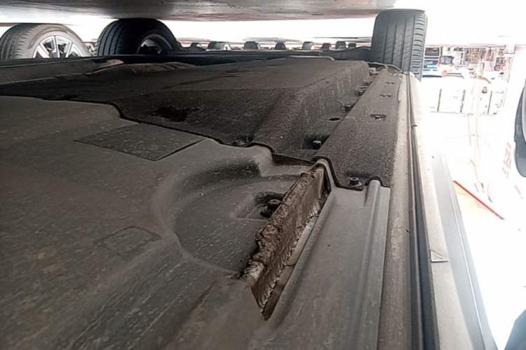Used Audi Q5L 2022 40T Luxury Dynamic Model Left Side Sill