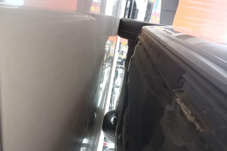 Used Audi Q5L 2022 40T Fashionable and Dynamic Model Left Side Sill