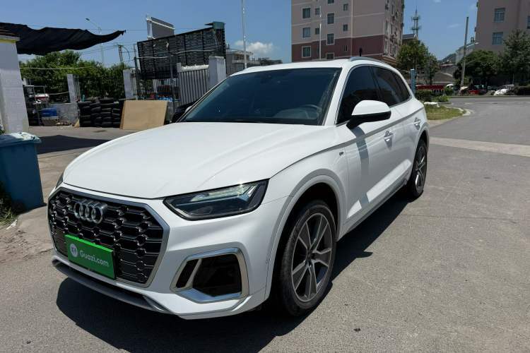 Used Audi Q5L 2022 45T Luxury Dynamic Model Guazi used car, China used car export, Used car for sale, Used cars, Cheapest cars for sale