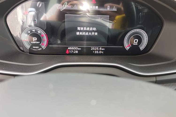 Used Audi Q5L 2022 Updated 40T Luxury Dynamic Edition Odometer Close Up