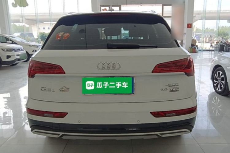 Used Audi Q5L 2022 40T Fashionable and Elegant Model Rear
