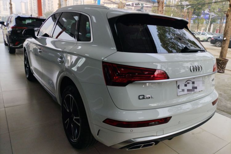 Used Audi Q5L 2022 40T Fashionable and Dynamic Model Rear Left 45 Deg