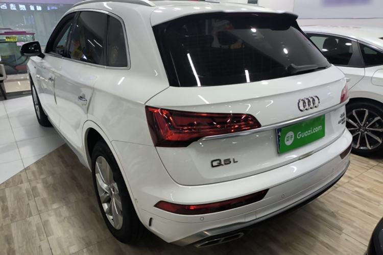 Used Audi Q5L 2022 40T Luxury Dynamic Model Rear Left 45 Deg