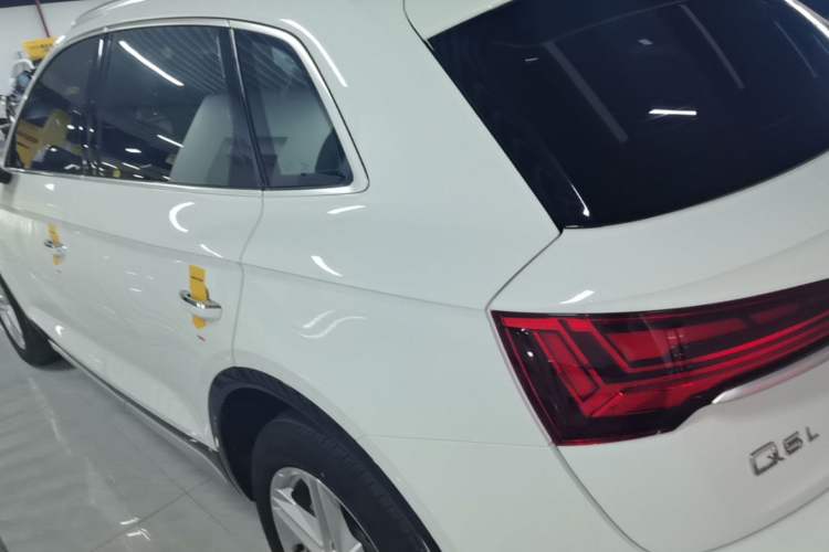 Used Audi Q5L 2022 40T Fashionable and Elegant Model Rear Left 45 Deg