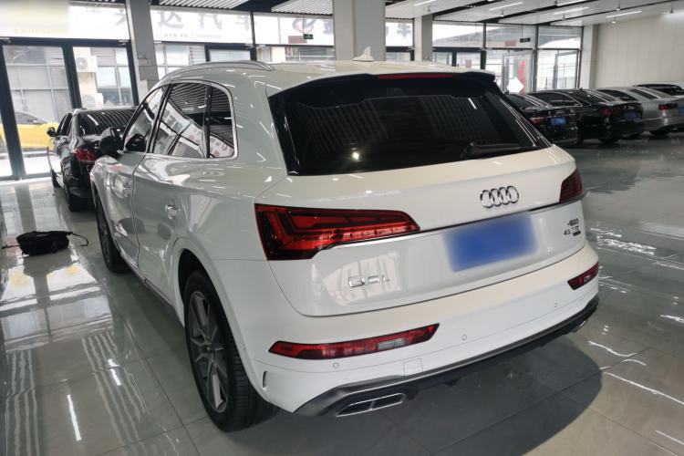 Used Audi Q5L 2022 45T Luxury Dynamic Model Rear Left 45 Deg