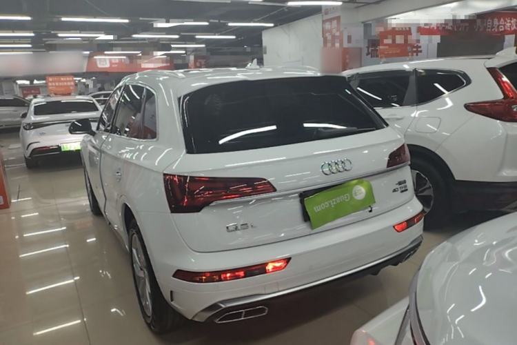 Used Audi Q5L 2022 40T Luxury Dynamic Model Rear Left 45 Deg