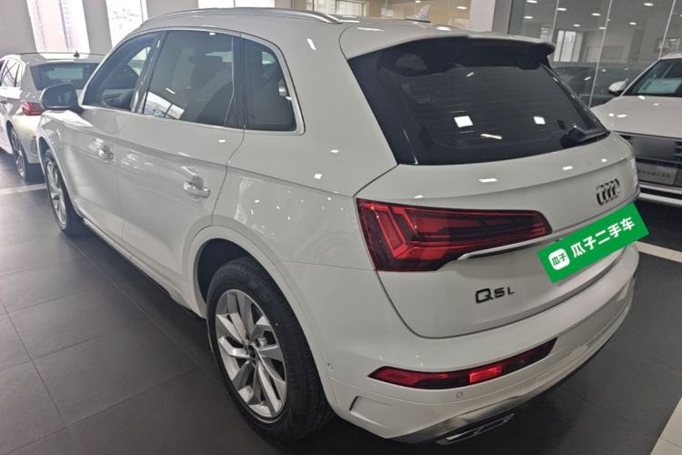 Used Audi Q5L 2022 40T Luxury Dynamic Model Rear Left 45 Deg