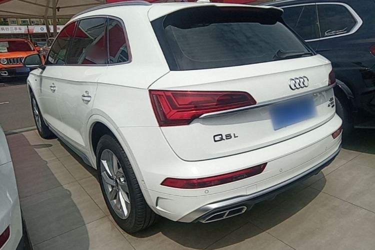 Used Audi Q5L 2022 40T Luxury Dynamic Model Rear Left 45 Deg