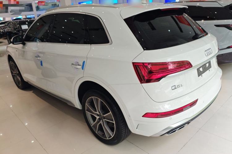 Used Audi Q5L 2022 45T Luxury Dynamic Model Rear Left 45 Deg