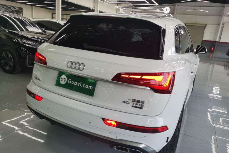 Used Audi Q5L 2022 40T Fashionable and Dynamic Model Rear Right 45 Deg