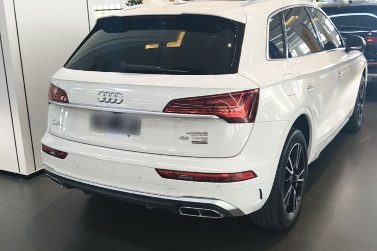 Used Audi Q5L 2022 40T Fashionable and Dynamic Model Rear Right 45 Deg
