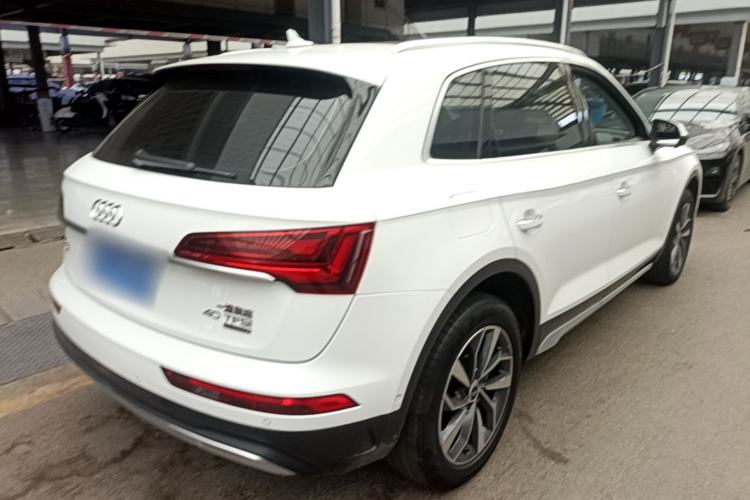 Used Audi Q5L 2022 40T Luxury Elegant Model Rear Right 45 Deg