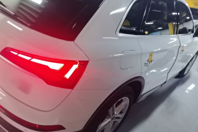 Used Audi Q5L 2022 40T Fashionable and Elegant Model Rear Right 45 Deg