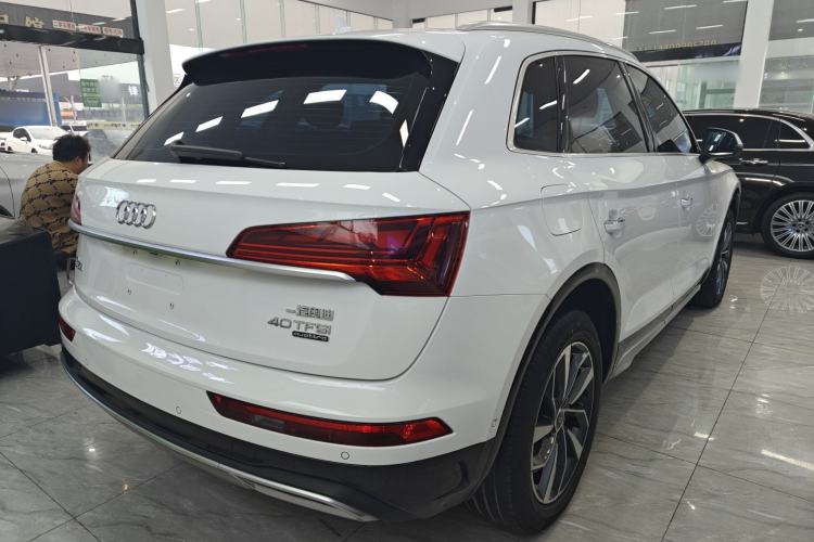 Used Audi Q5L 2022 40T Luxury Elegant Model Rear Right 45 Deg