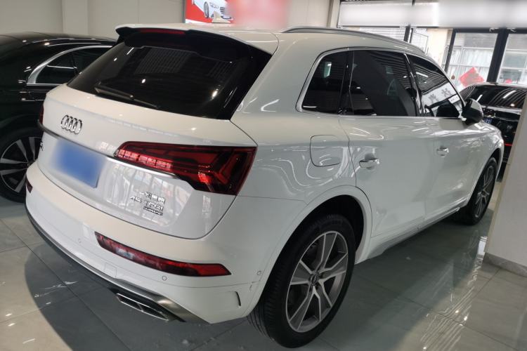 Used Audi Q5L 2022 45T Luxury Dynamic Model Rear Right 45 Deg