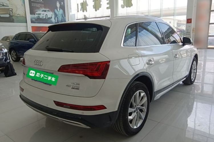 Used Audi Q5L 2022 40T Fashionable and Elegant Model Rear Right 45 Deg