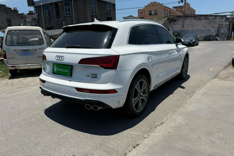 Used Audi Q5L 2022 45T Luxury Dynamic Model Rear Right 45 Deg
