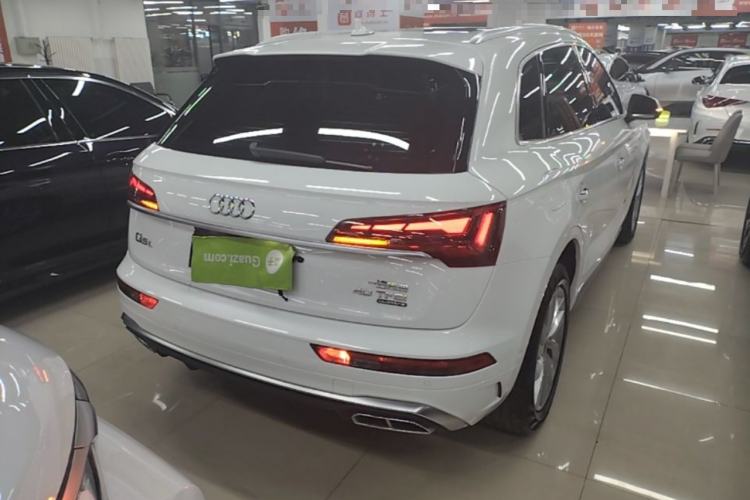 Used Audi Q5L 2022 40T Luxury Dynamic Model Rear Right 45 Deg