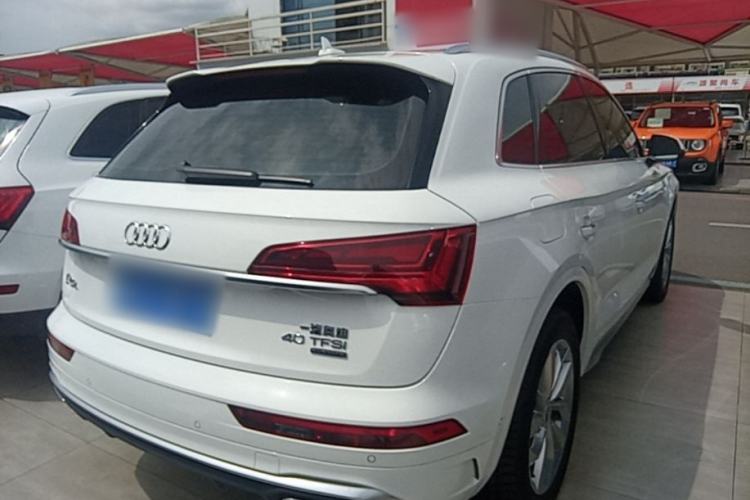 Used Audi Q5L 2022 40T Luxury Dynamic Model Rear Right 45 Deg