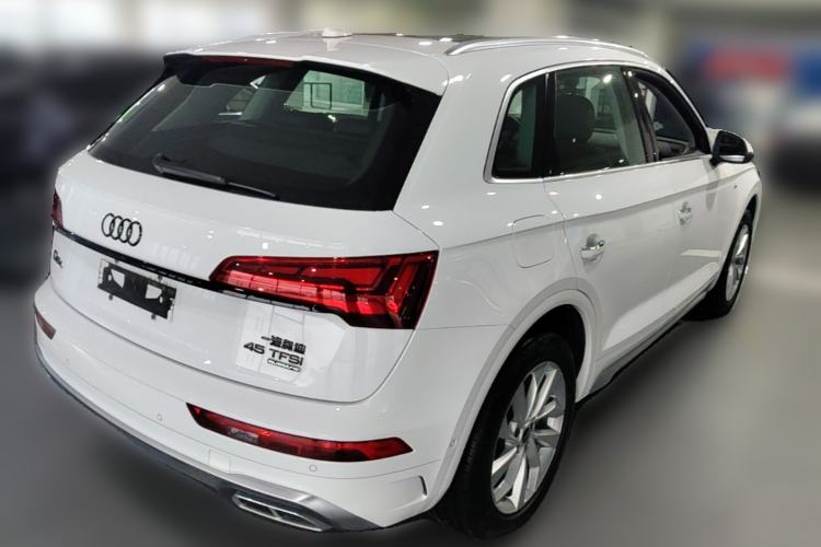 Used Audi Q5L 2022 40T Luxury Dynamic Model Rear Right 45 Deg
