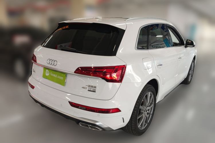 Used Audi Q5L 2022 40T Luxury Dynamic Model Rear Right 45 Deg