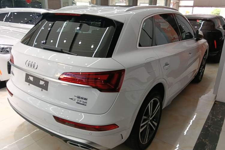 Used Audi Q5L 2022 40T Fashionable and Dynamic Model Rear Right 45 Deg