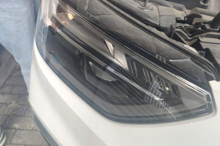 Used Audi Q5L 2022 Updated 45T Luxury Dynamic Version Right Front Headlight