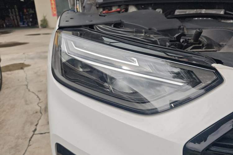 Used Audi Q5L 2022 Updated 45T Luxury Dynamic Version Right Front Headlight