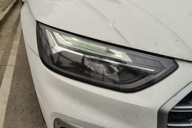 Used Audi Q5L 2022 40T Fashionable and Dynamic Model Right Front Headlight