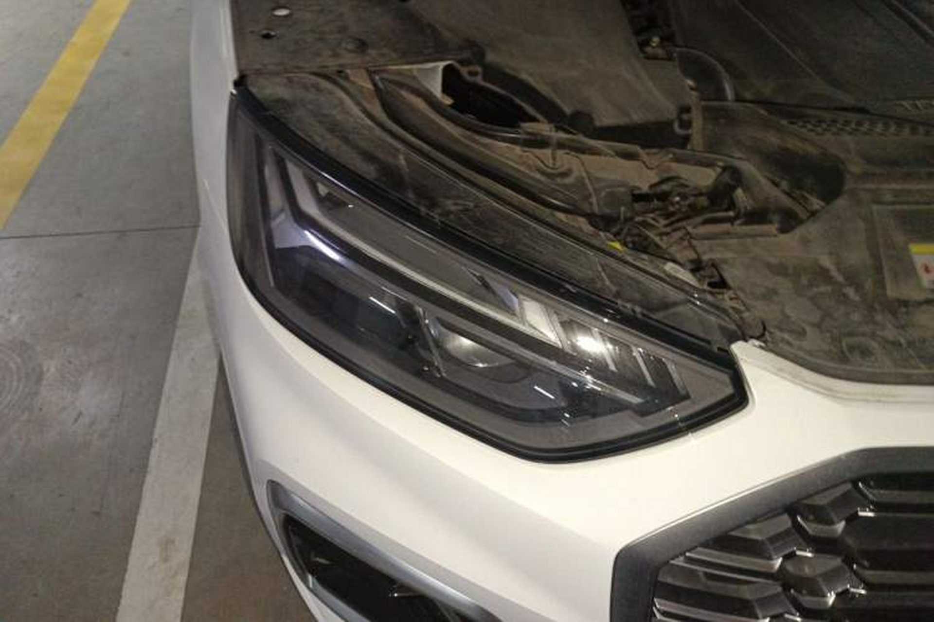Used Audi Q5L 2022 40T Fashionable and Elegant Model Right Front Headlight