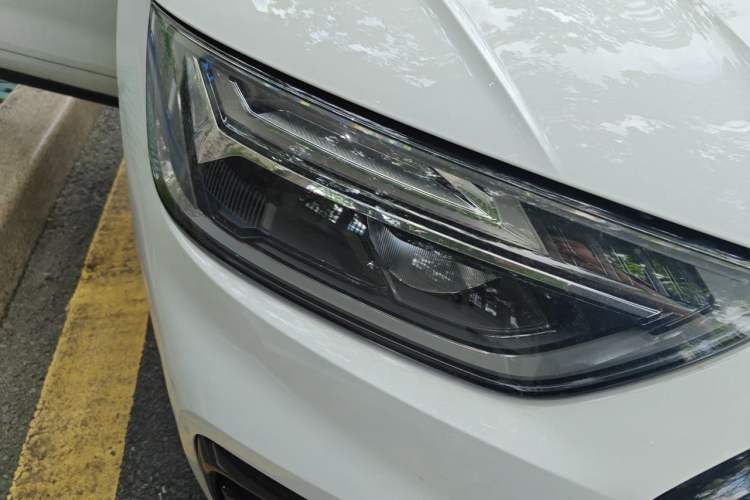Used Audi Q5L 2022 40T Fashionable and Dynamic Model Right Front Headlight