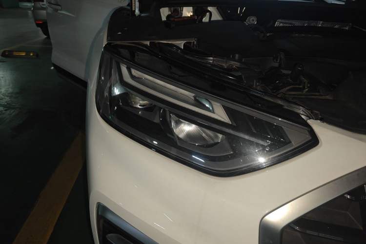 Used Audi Q5L 2022 Updated Version 40T Luxury Elegant Edition Right Front Headlight