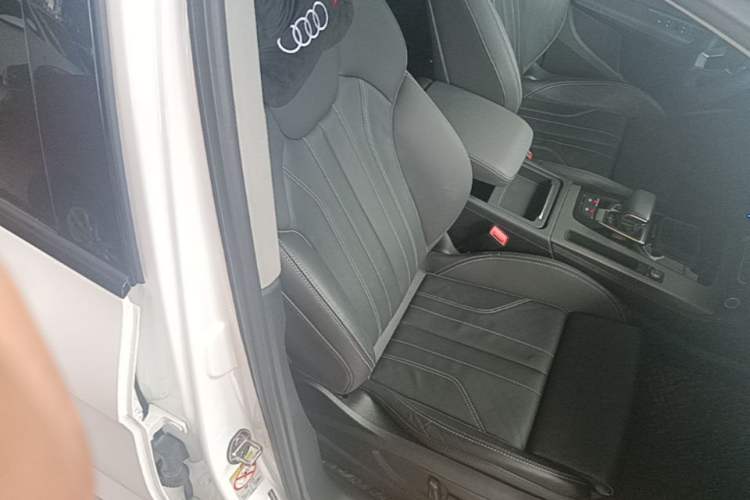 Used Audi Q5L 2022 40T Fashionable and Dynamic Model Right Front Seat