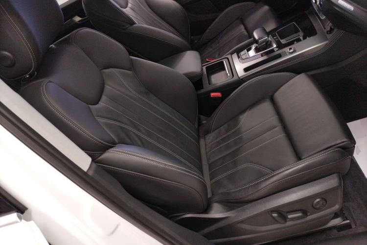 Used Audi Q5L 2022 40T Luxury Dynamic Model Right Front Seat