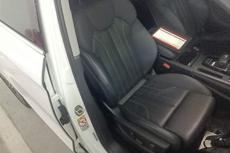 Used Audi Q5L 2022 45T Luxury Dynamic Model Right Front Seat