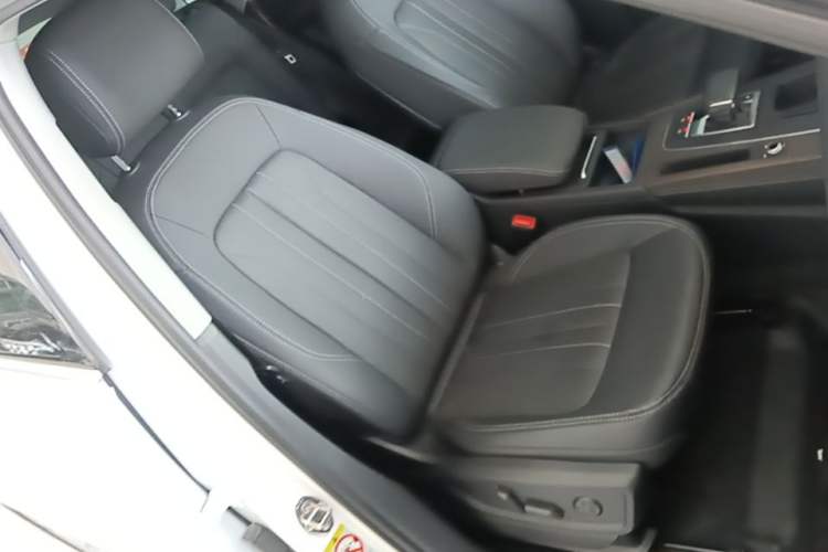 Used Audi Q5L 2022 40T Fashionable and Elegant Model Right Front Seat