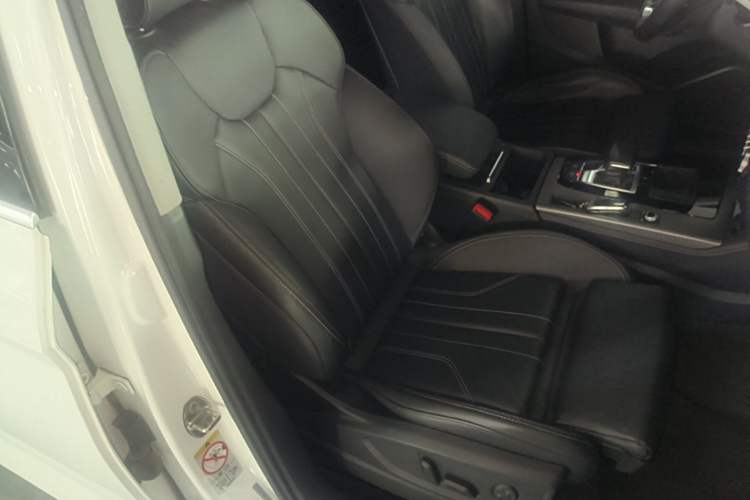 Used Audi Q5L 2022 40T Luxury Dynamic Model Right Front Seat