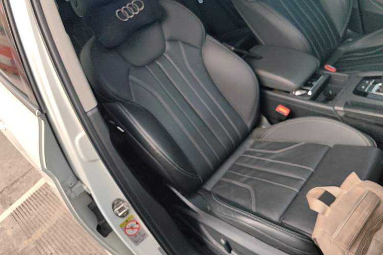 Used Audi Q5L 2022 45T Luxury Dynamic Model Right Front Seat
