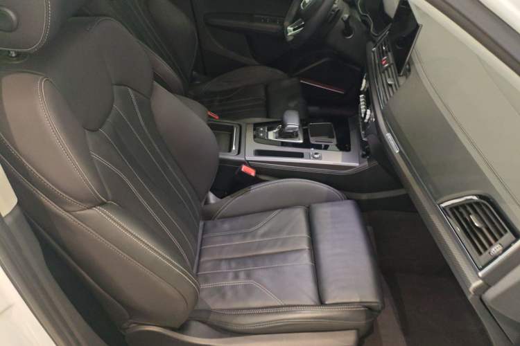 Used Audi Q5L 2022 45T Luxury Dynamic Model Right Front Seat
